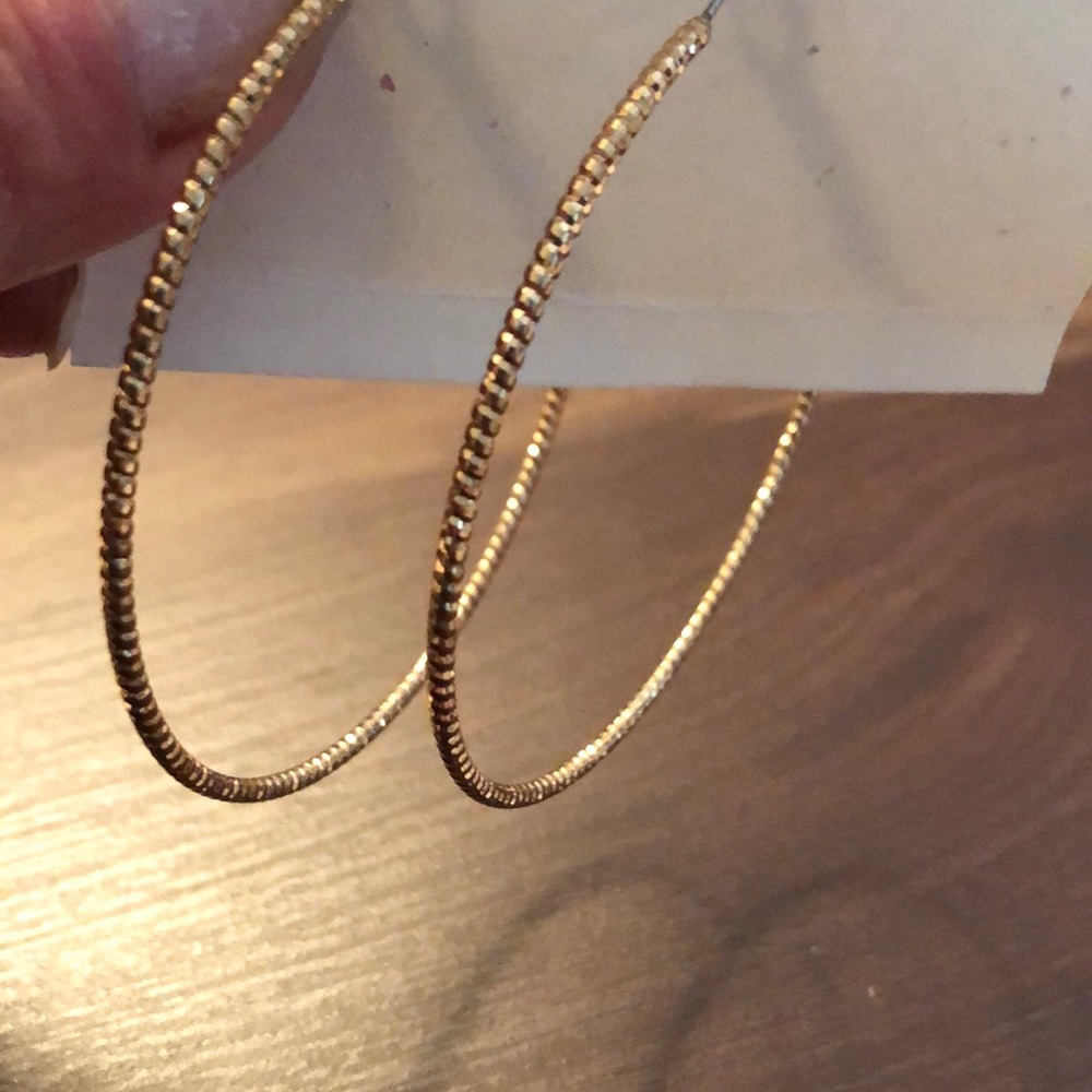🌟BUY NOW or BUNDLE🌟Lightweight Large Gold colored Hoops earrings Never worn
